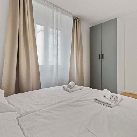 ברטיסלאבה 2 Bedroom Apt Steps To Nivy Station מראה חיצוני תמונה