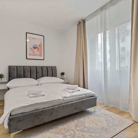 ברטיסלאבה 2 Bedroom Apt Steps To Nivy Station מראה חיצוני תמונה