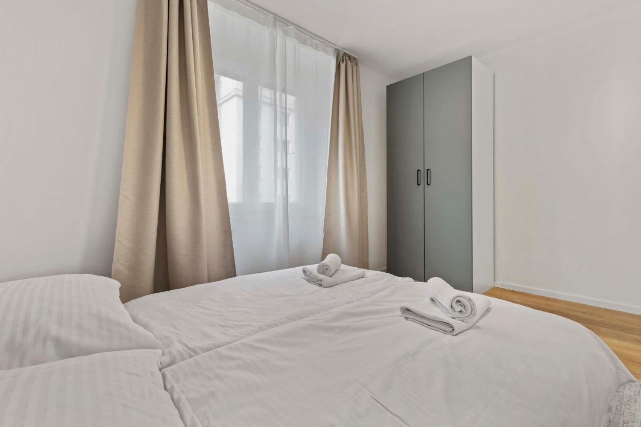 ברטיסלאבה 2 Bedroom Apt Steps To Nivy Station מראה חיצוני תמונה