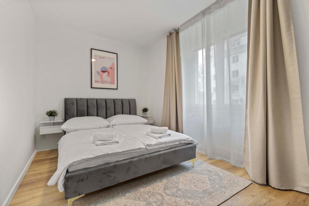 ברטיסלאבה 2 Bedroom Apt Steps To Nivy Station מראה חיצוני תמונה