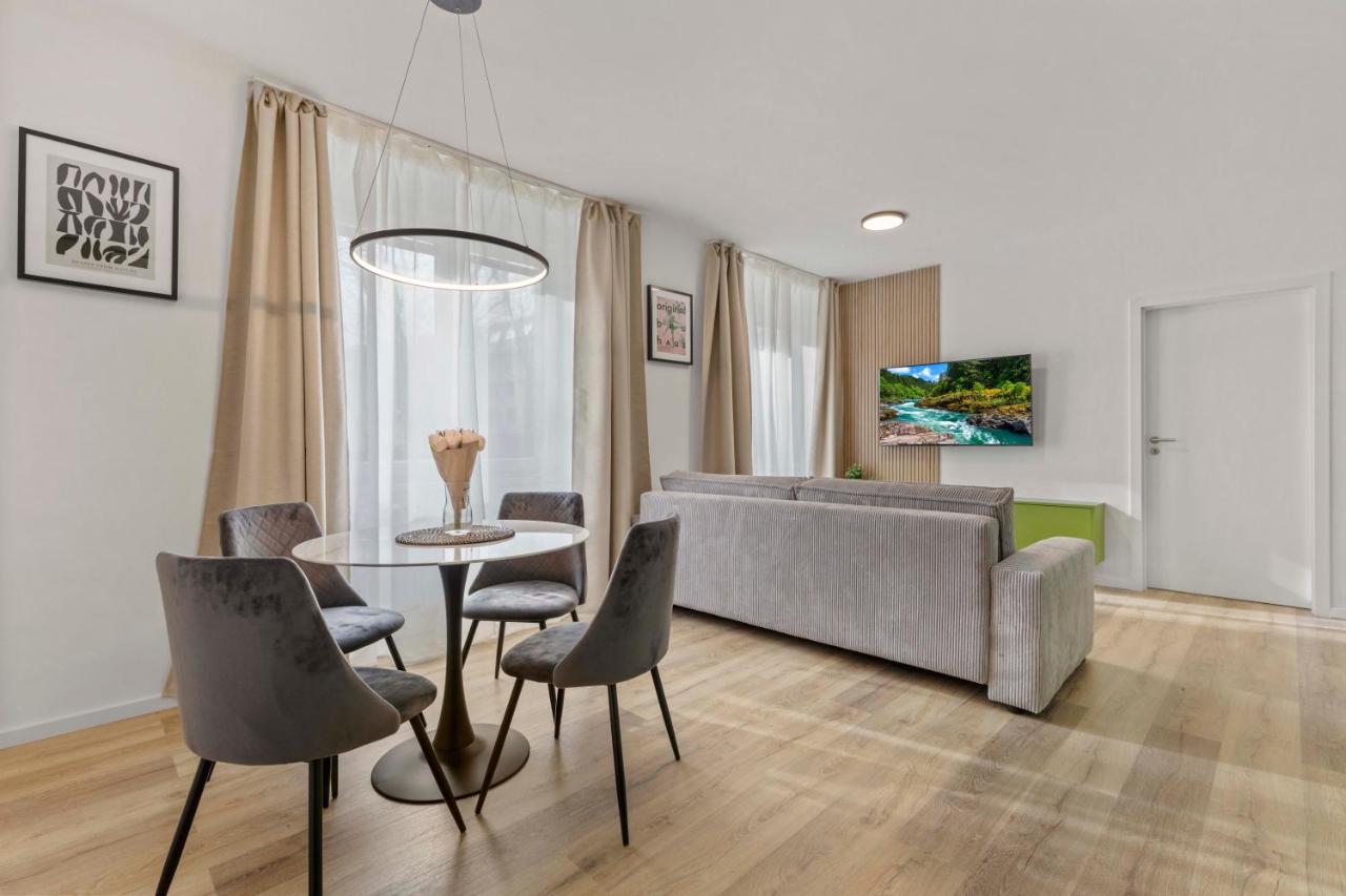 ברטיסלאבה 2 Bedroom Apt Steps To Nivy Station מראה חיצוני תמונה
