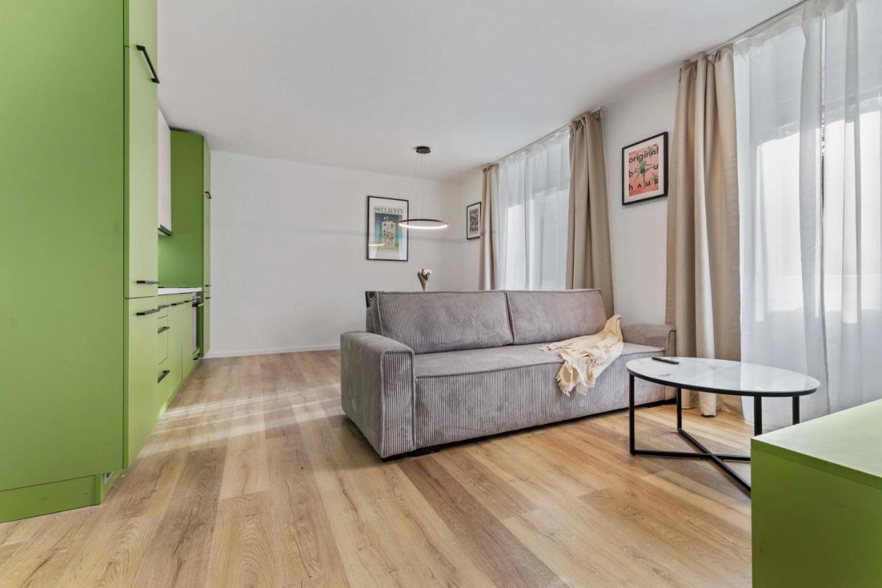 ברטיסלאבה 2 Bedroom Apt Steps To Nivy Station מראה חיצוני תמונה
