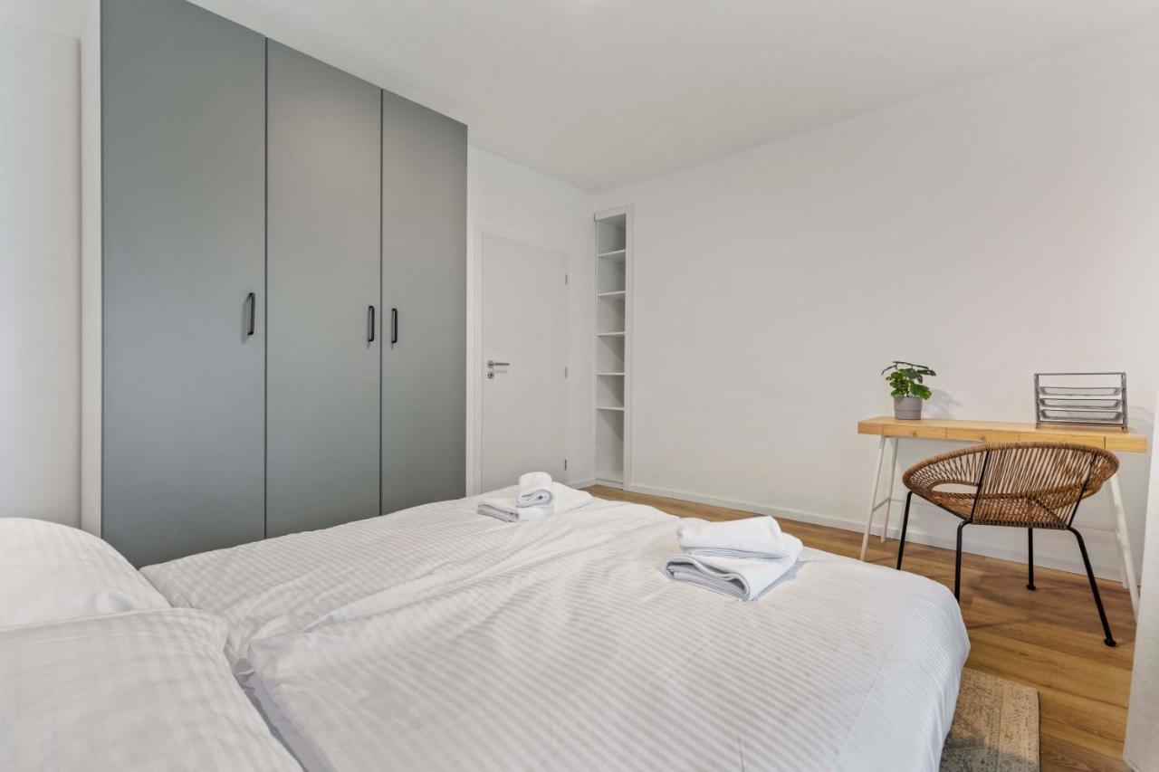 ברטיסלאבה 2 Bedroom Apt Steps To Nivy Station מראה חיצוני תמונה
